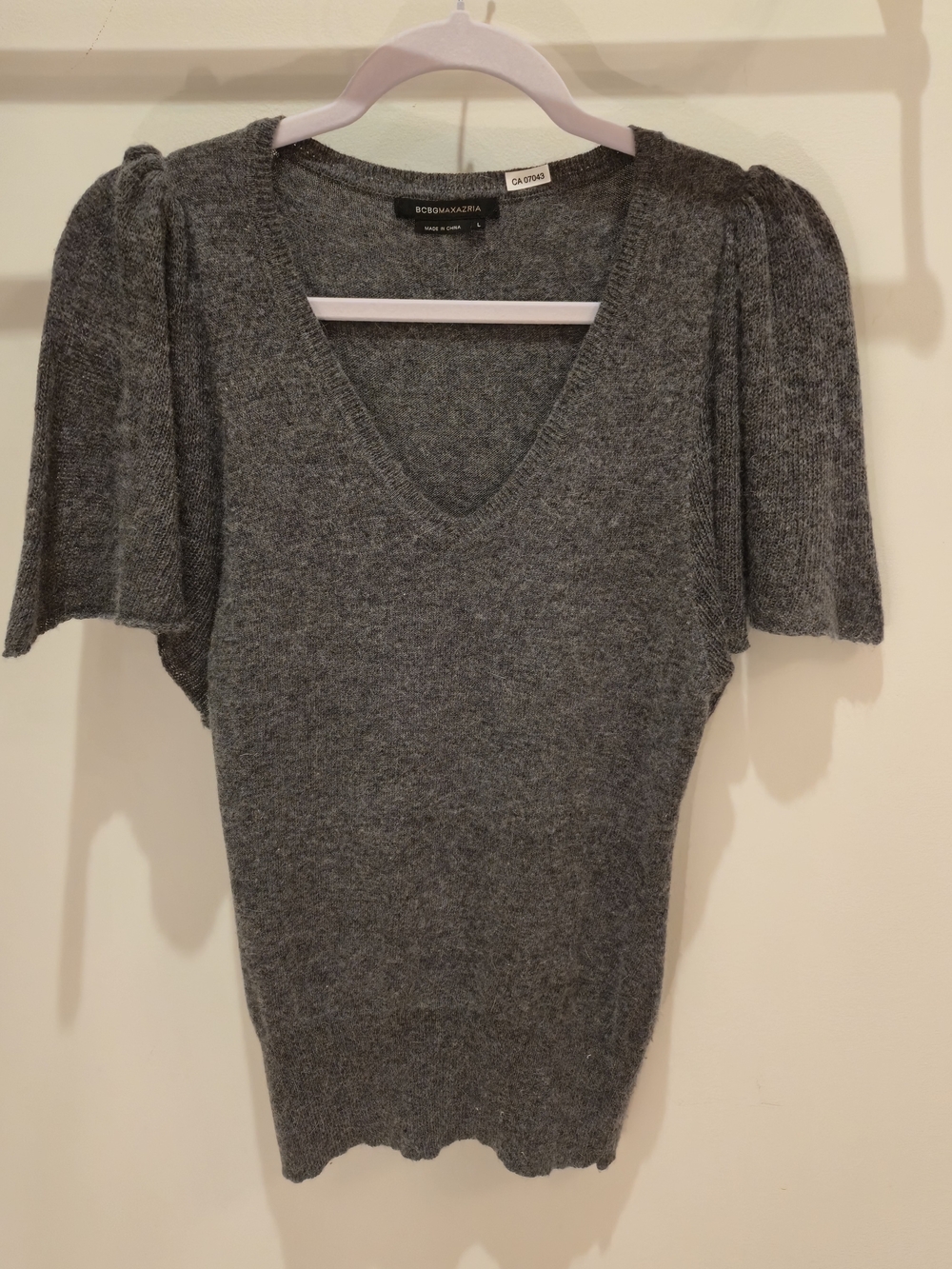 BCBGMAXAZRIA Cashemere Blend Gray V-Neck Short-Sleeve Sweater Size L